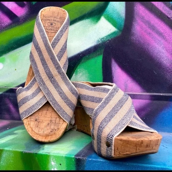 Corkscrew sandals - Picture 4 of 6